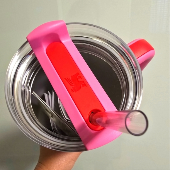 NWT Stanley 2025 Valentine's Day Limited Edition The Flowstate Quencher 40 oz - Picture 9 of 10